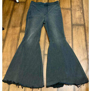 We The Free Free People Bell Bottom Extreme Flare Jeans Raw Hem Black Sz 31 Boho